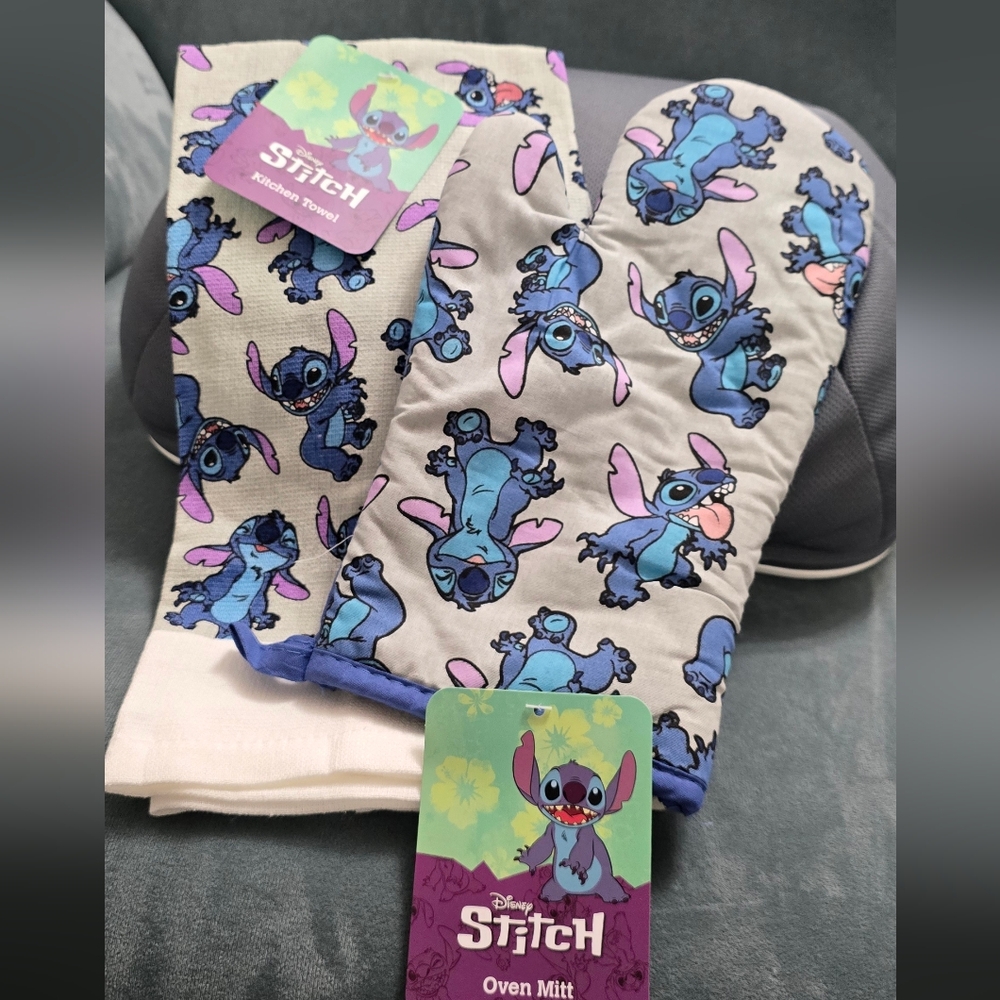 Stitch Themed Oven Mitts and Hand Towel